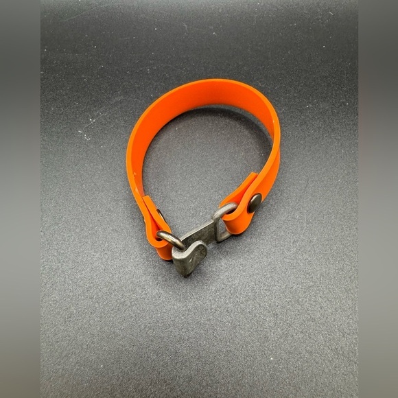 Vintage Gatorade “Is It In You?” Orange Rubber Bracelet - Picture 1 of 7